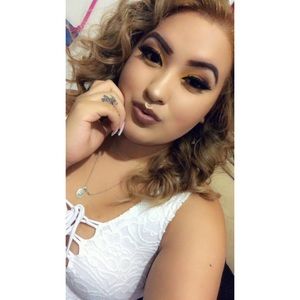 Meet your Posher, Marifer